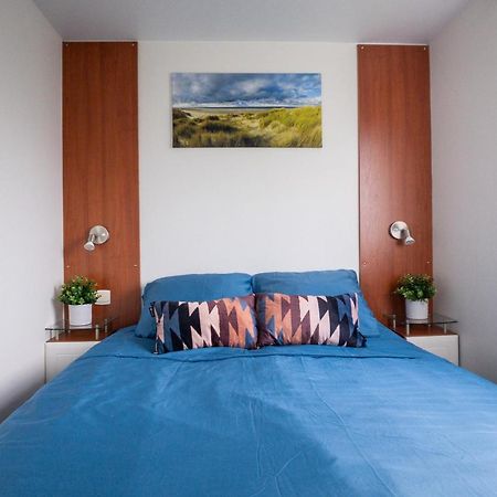 Vila Knus En Modern Ingericht Chalet Met Gratis Wifi Tzummarum Exteriér fotografie
