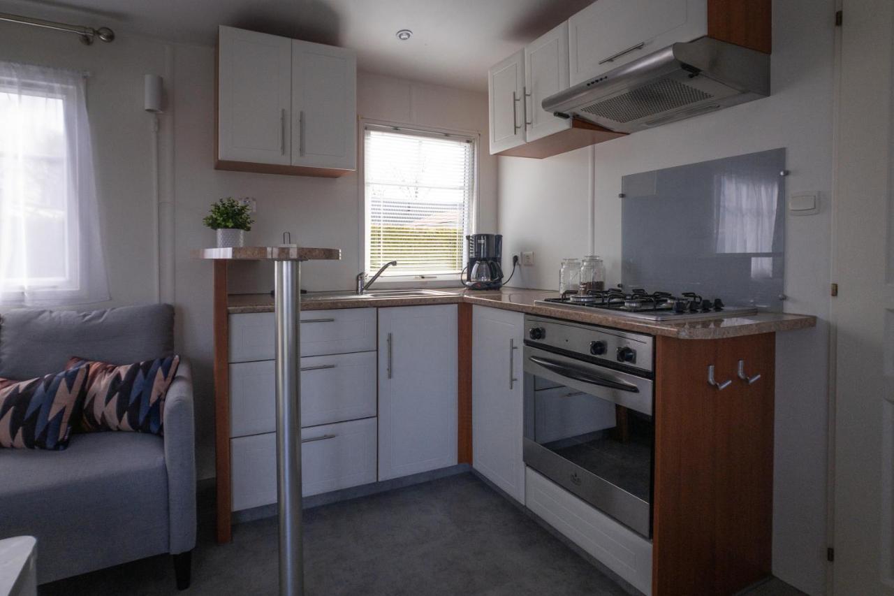 Vila Knus En Modern Ingericht Chalet Met Gratis Wifi Tzummarum Exteriér fotografie